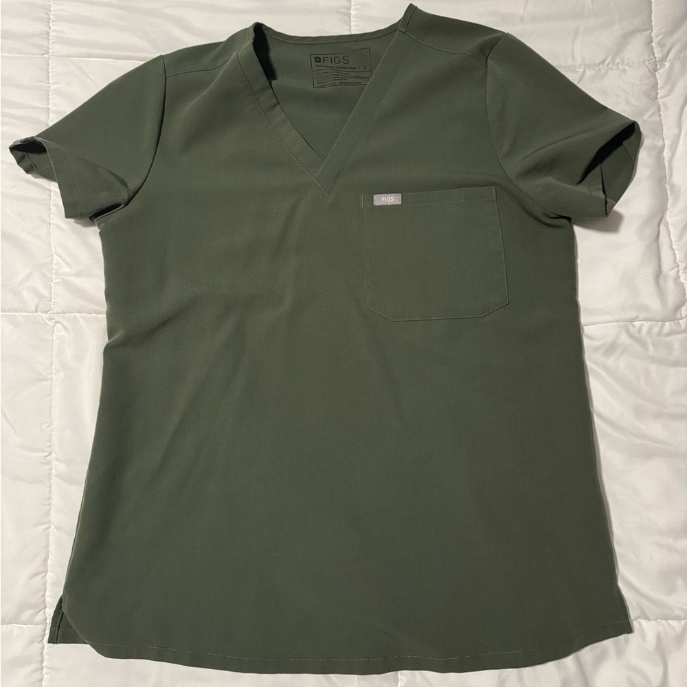 Figs scrub top